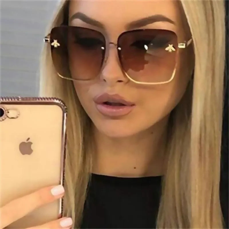 Lady Oversize Square Bee Sunglasses