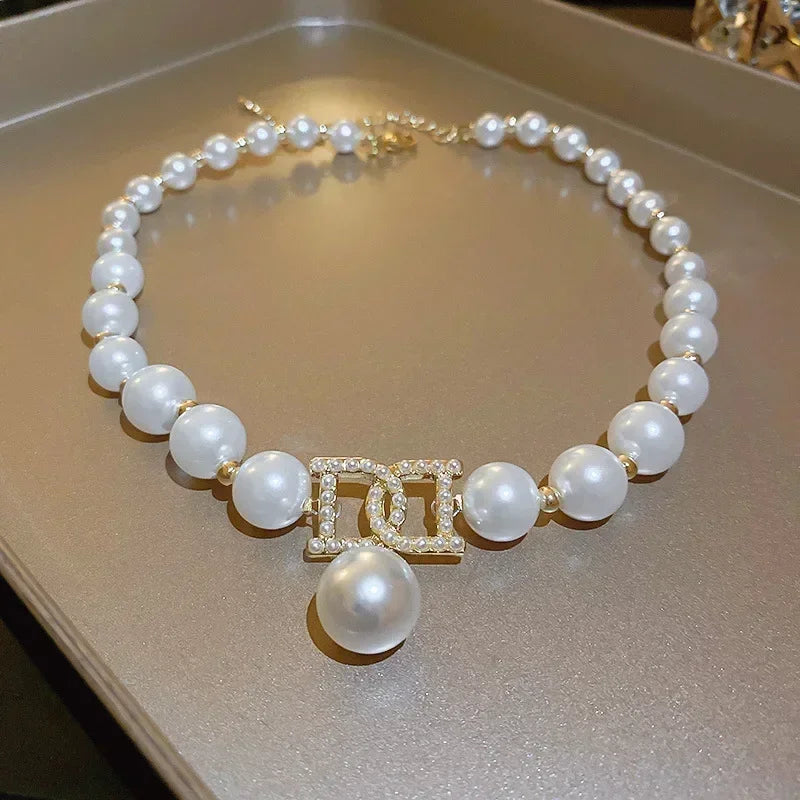 Women Elegant Pearl Clavicle Chain