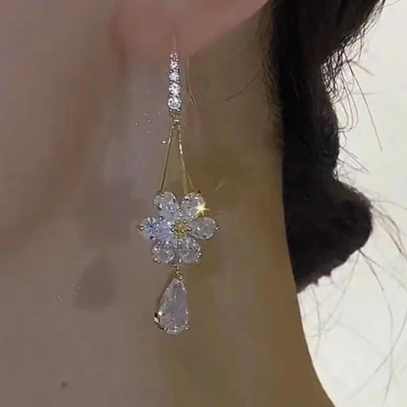 Elegant White Zircon Flower Drop Shape Pendant Gold Color Earrings