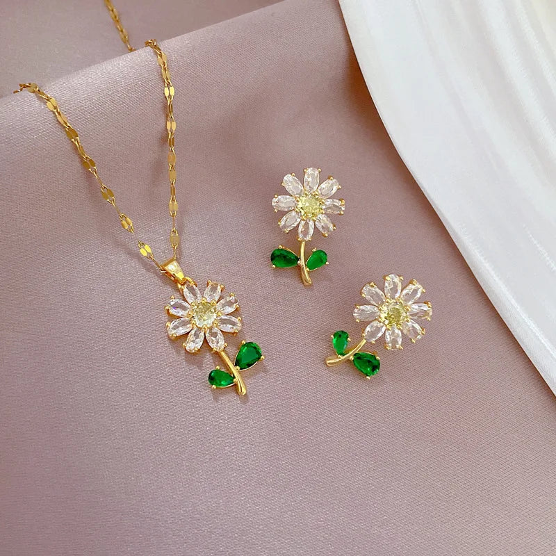 Classic Green Leaf Flower Necklace and Earrings Set