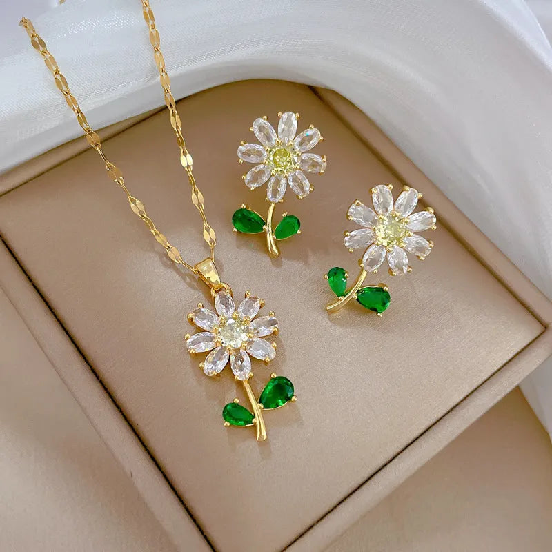 Classic Green Leaf Flower Necklace and Earrings Set