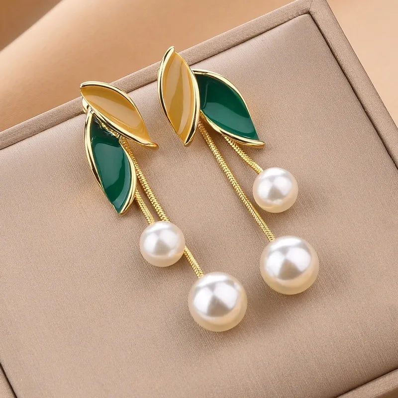 Unique Design Elegant Delicate Light Luxury Pearl Leaf Tassel Earrings