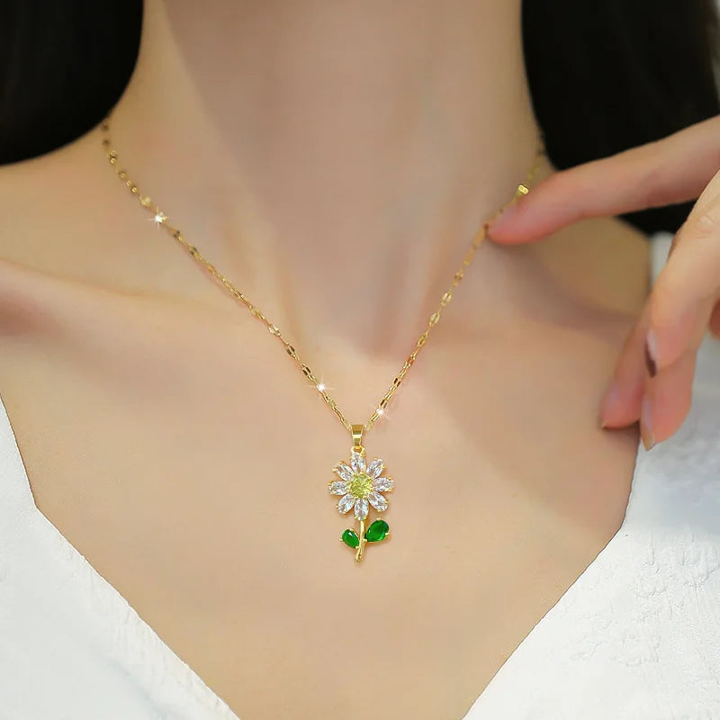 Classic Green Leaf Flower Necklace and Earrings Set