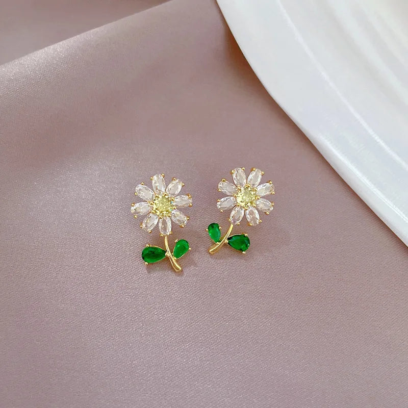 Classic Green Leaf Flower Necklace and Earrings Set