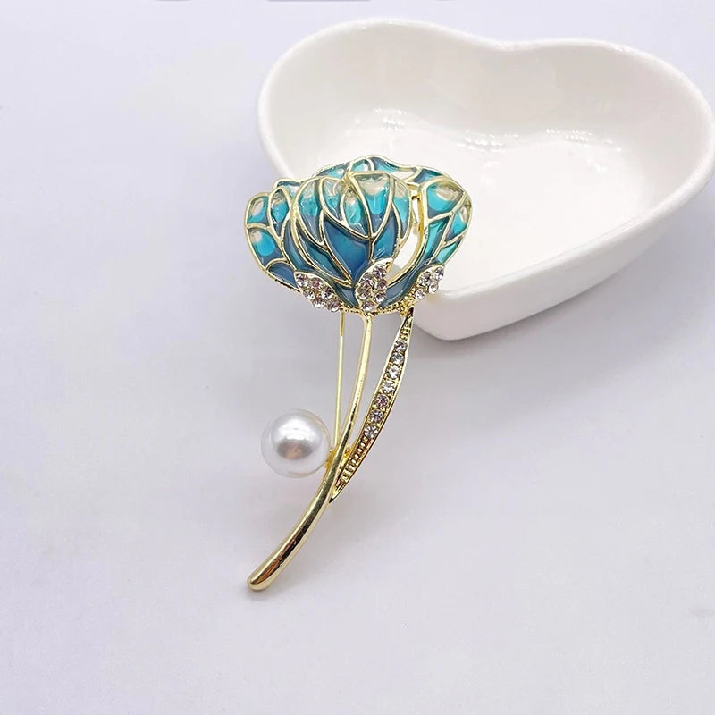 Cute Vivid Flying Bird Brooch