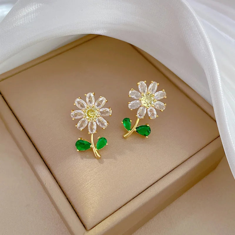 Classic Green Leaf Flower Necklace and Earrings Set