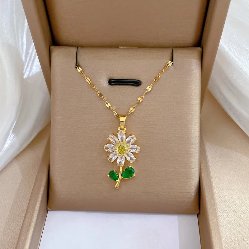 Classic Green Leaf Flower Necklace and Earrings Set