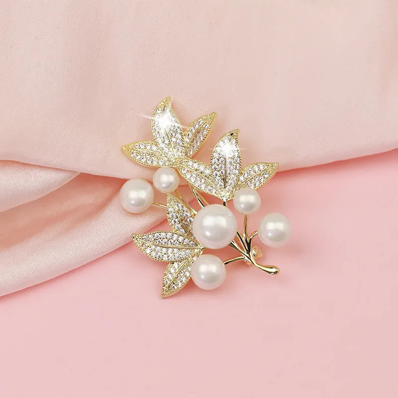 Fashion Pearl Leaf Rhinestone Brooches